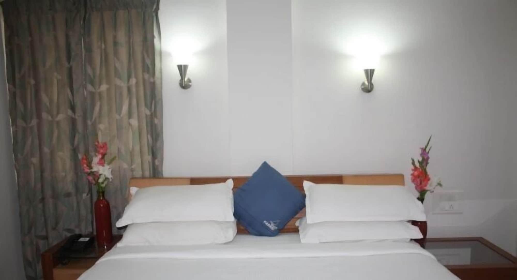 Hotel White Parrot マイソール エクステリア 写真