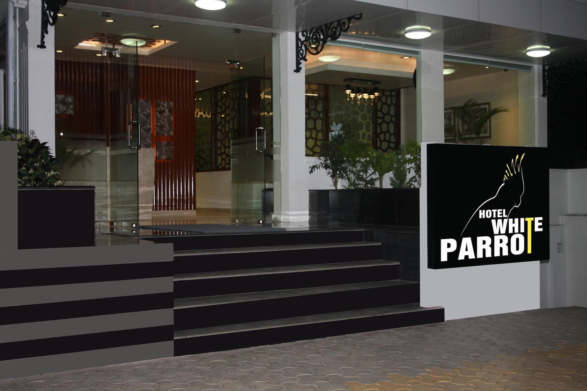 Hotel White Parrot マイソール エクステリア 写真